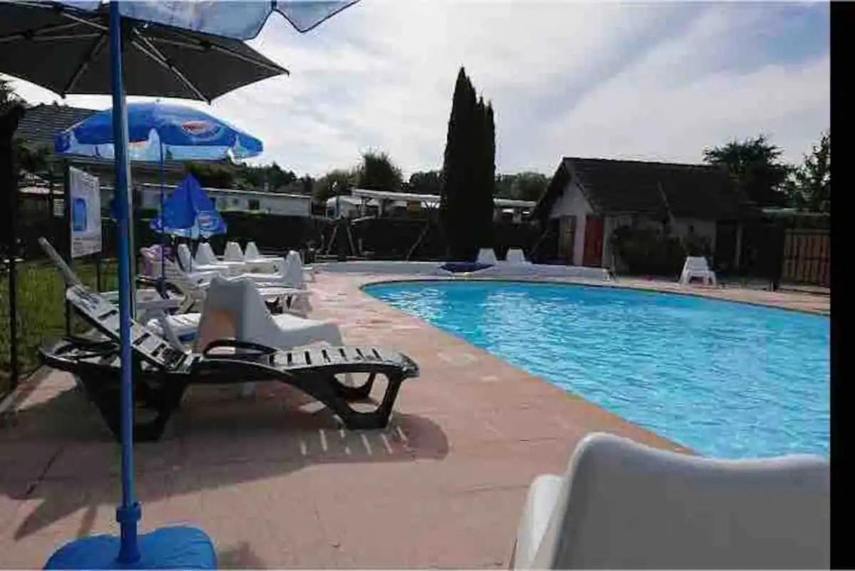 Hotel L'Azure à Novalaise Extérieur photo